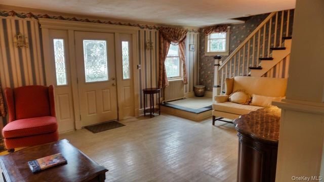 64 Ketewamoke Avenue, Babylon, NY 11702