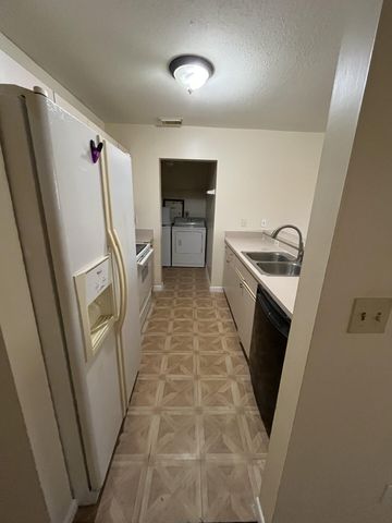 2050 Oleander Boulevard 11207, Fort Pierce, FL 34950