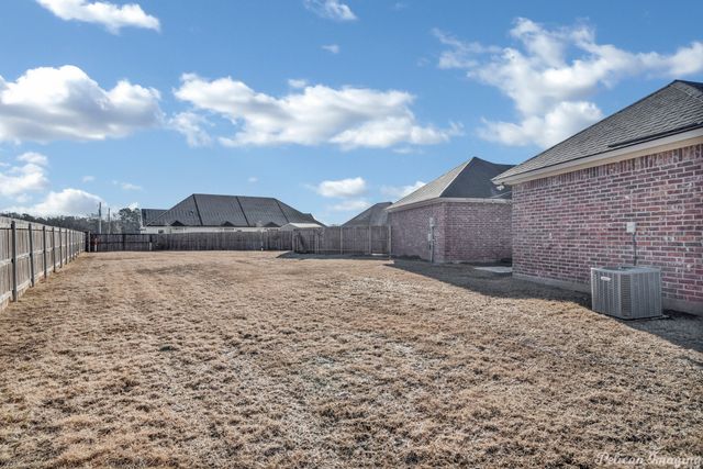 217 Roanoke Circle, Benton, LA 71006