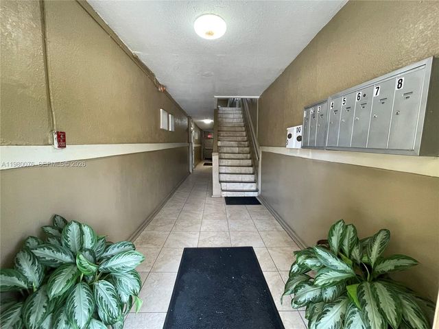 1060 NW 47th St 4, Miami, FL 33127