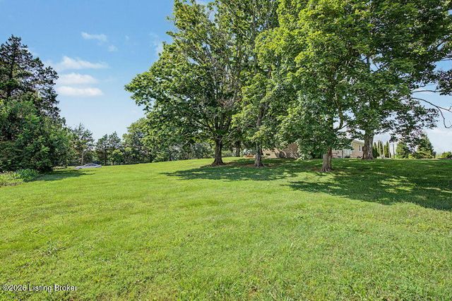 607 Christman Ln, Shepherdsville, KY 40165