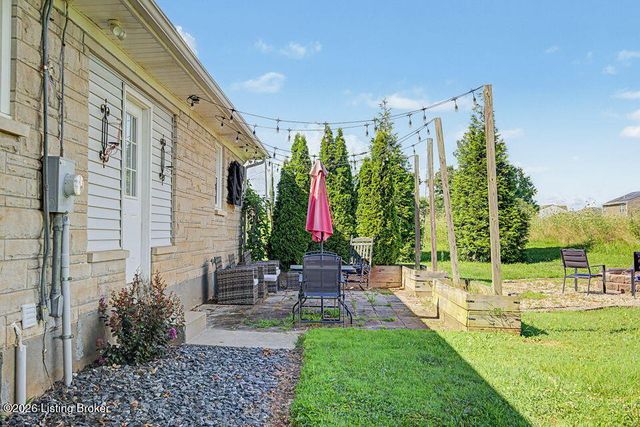 607 Christman Ln, Shepherdsville, KY 40165