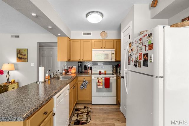 1932 Greenglen Drive 203, Kirkwood, MO 63122