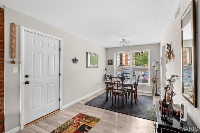 1932 Greenglen Drive 203, Kirkwood, MO 63122
