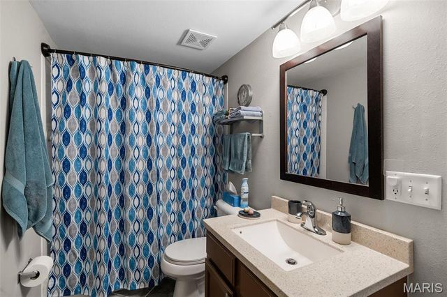 1932 Greenglen Drive 203, Kirkwood, MO 63122