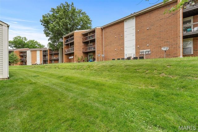 1932 Greenglen Drive 203, Kirkwood, MO 63122