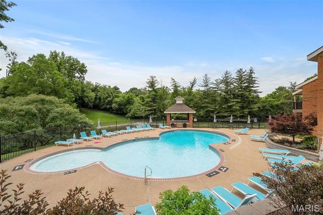 1932 Greenglen Drive 203, Kirkwood, MO 63122