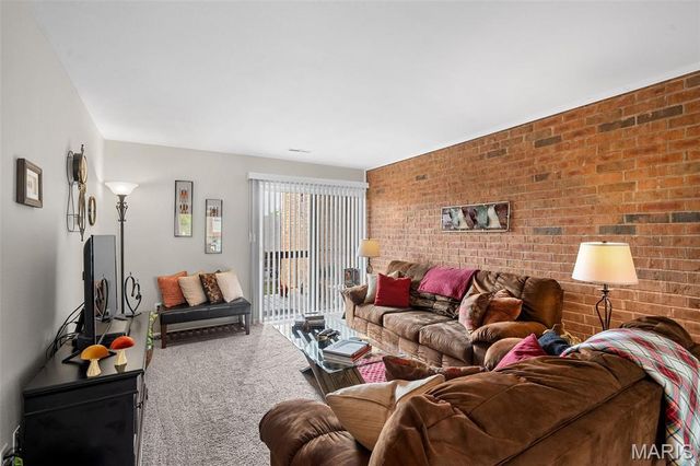 1932 Greenglen Drive 203, Kirkwood, MO 63122