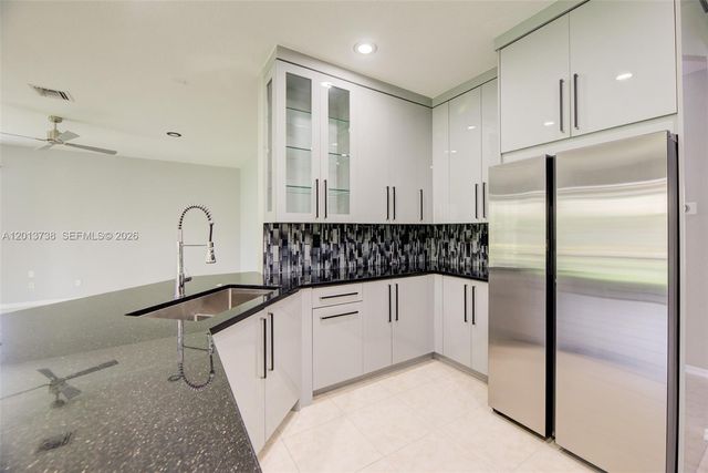 4207 W Whitewater Avenue, Weston, FL 33332