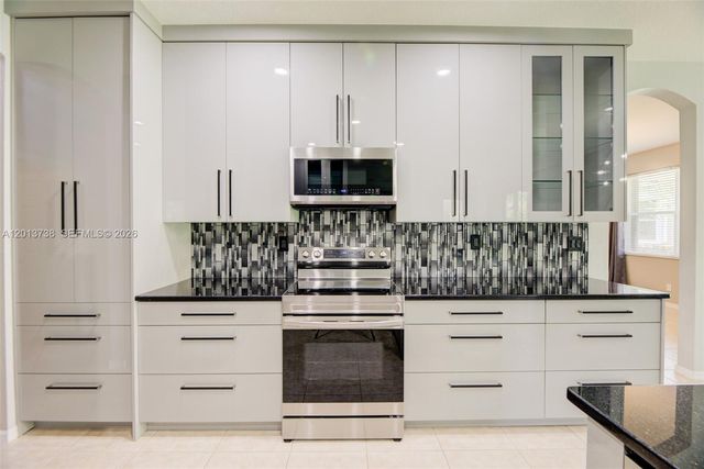 4207 W Whitewater Avenue, Weston, FL 33332