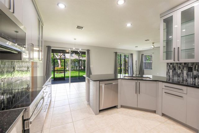 4207 W Whitewater Avenue, Weston, FL 33332