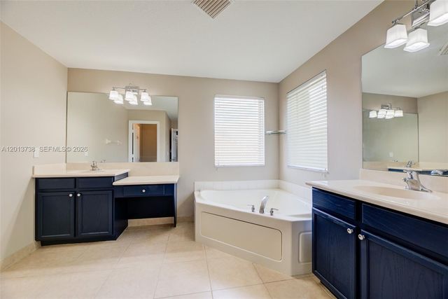 4207 W Whitewater Avenue, Weston, FL 33332