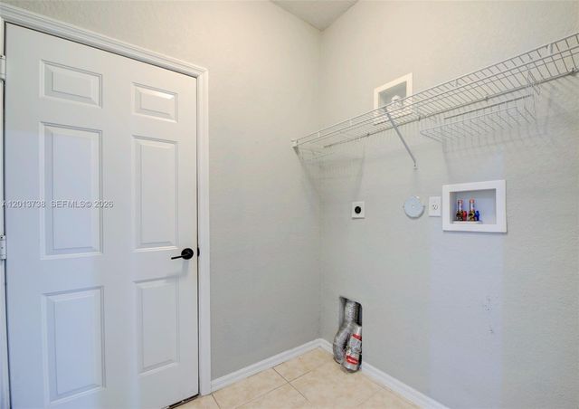 4207 W Whitewater Avenue, Weston, FL 33332