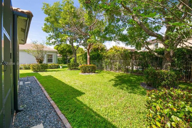 4207 W Whitewater Avenue, Weston, FL 33332