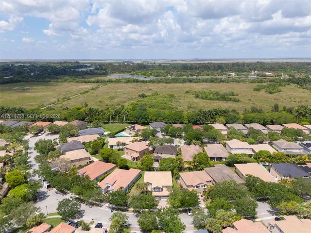 4207 W Whitewater Avenue, Weston, FL 33332