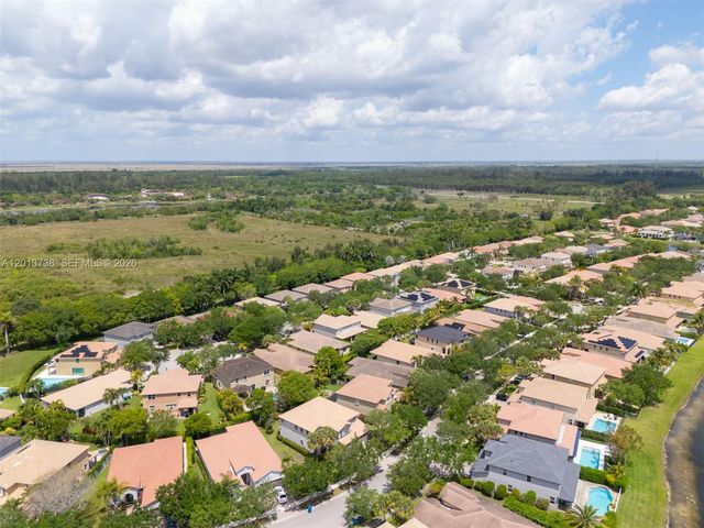 4207 W Whitewater Avenue, Weston, FL 33332