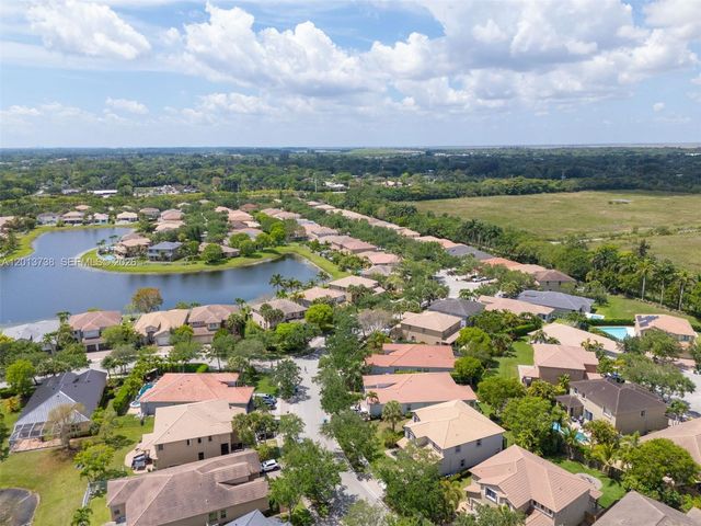 4207 W Whitewater Avenue, Weston, FL 33332