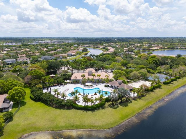 4207 W Whitewater Avenue, Weston, FL 33332