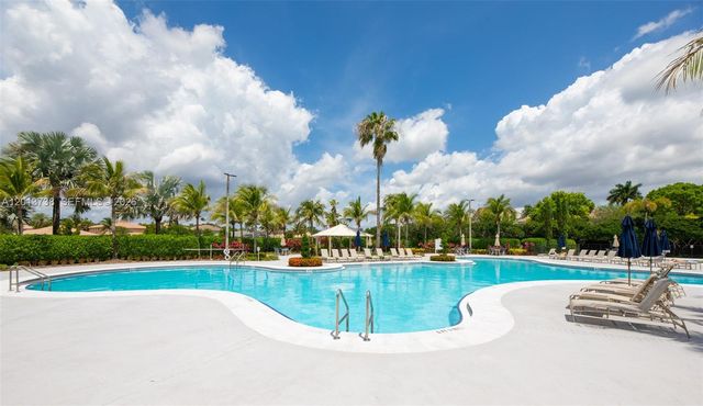 4207 W Whitewater Avenue, Weston, FL 33332