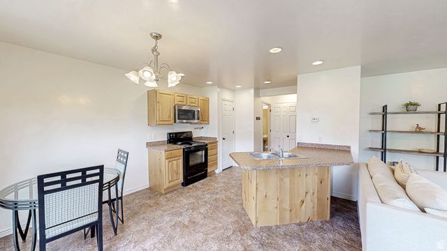 213 S 1930 E, Spanish Fork, UT 84660