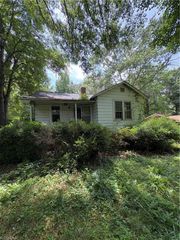 813 Strawberry Road, Reidsville, NC 27320