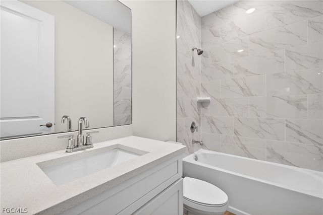 303 SE 1st PL, Cape Coral, FL 33990