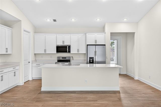 303 SE 1st PL, Cape Coral, FL 33990