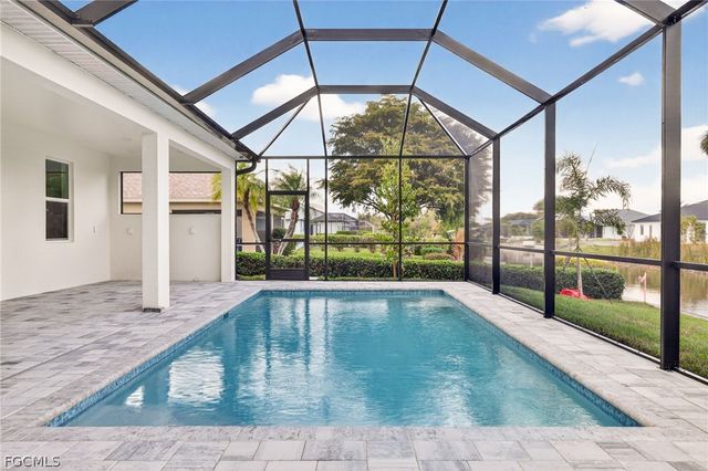 303 SE 1st PL, Cape Coral, FL 33990