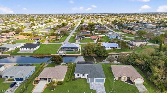 303 SE 1st PL, Cape Coral, FL 33990