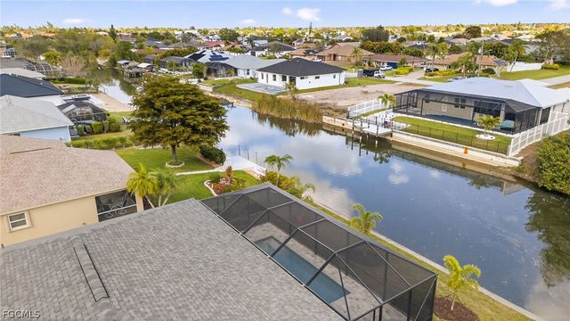 303 SE 1st PL, Cape Coral, FL 33990