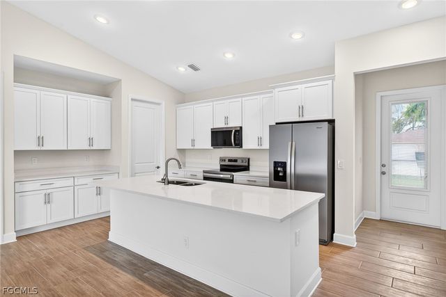 303 SE 1st PL, Cape Coral, FL 33990