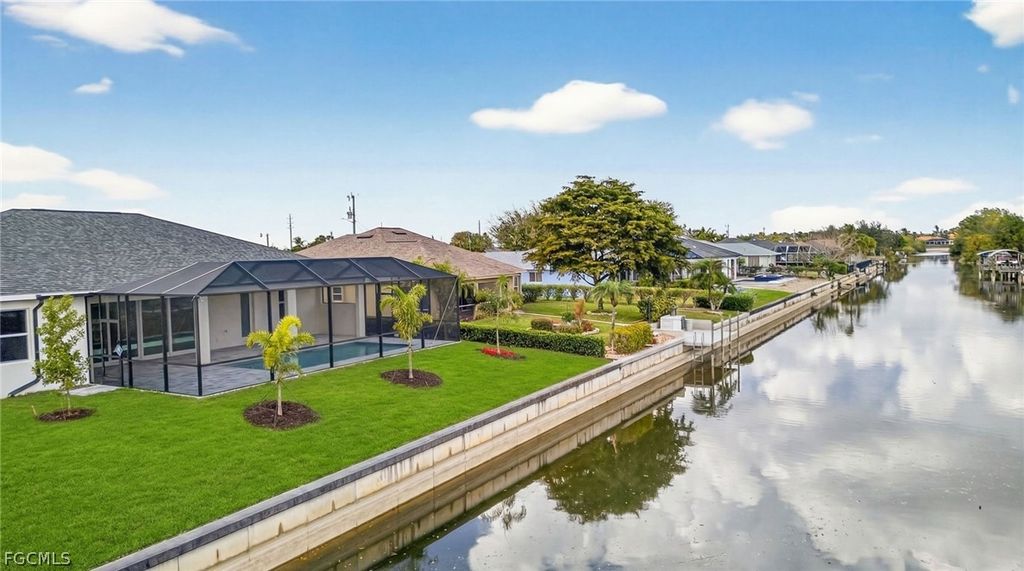 303 SE 1st PL, Cape Coral, FL 33990