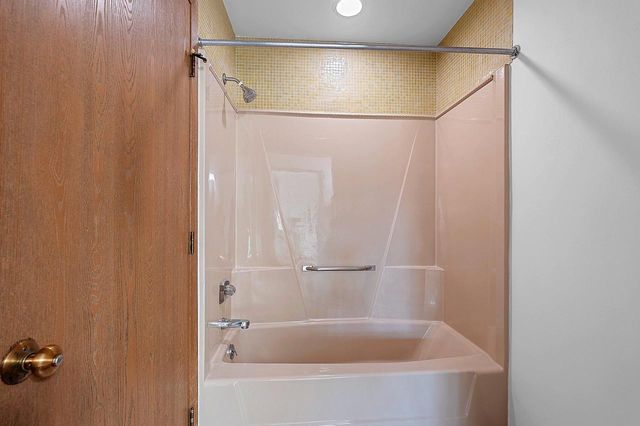 940 BABCOCK STREET #96, Neenah, WI 54956