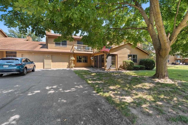 940 BABCOCK STREET #96, Neenah, WI 54956