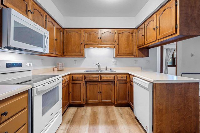 940 BABCOCK STREET #96, Neenah, WI 54956