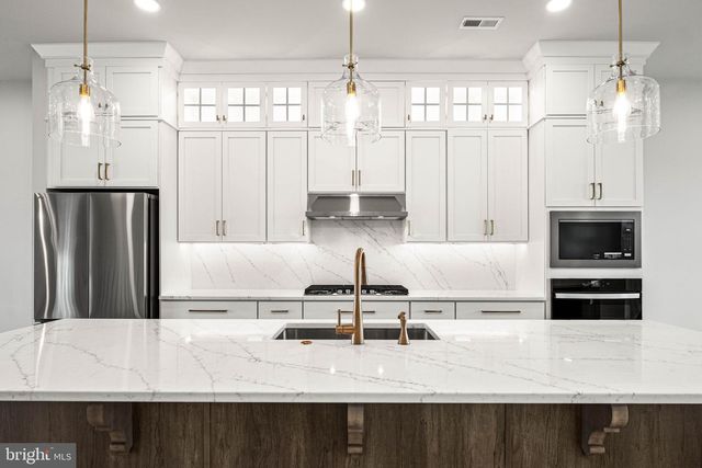 104 LIZABETTA LN, King Of Prussia, PA 19406