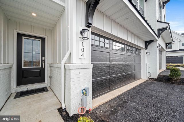 104 LIZABETTA LN, King Of Prussia, PA 19406