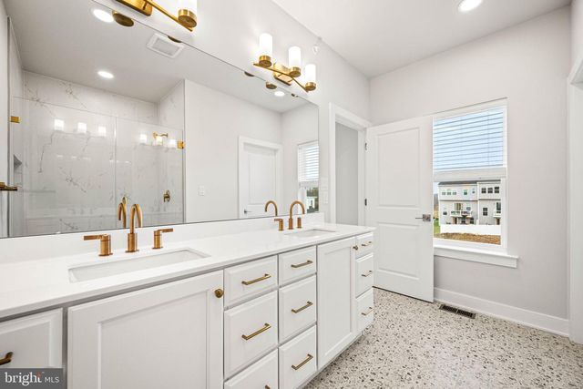 104 LIZABETTA LN, King Of Prussia, PA 19406