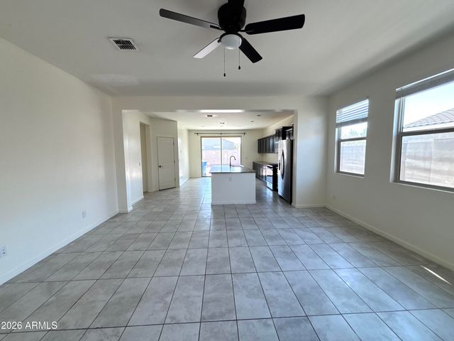 10231 W SOUTHGATE Avenue, Tolleson, AZ 85353