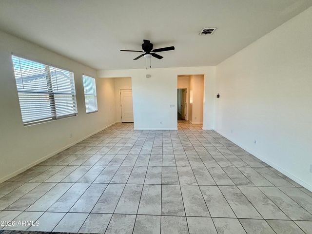 10231 W SOUTHGATE Avenue, Tolleson, AZ 85353