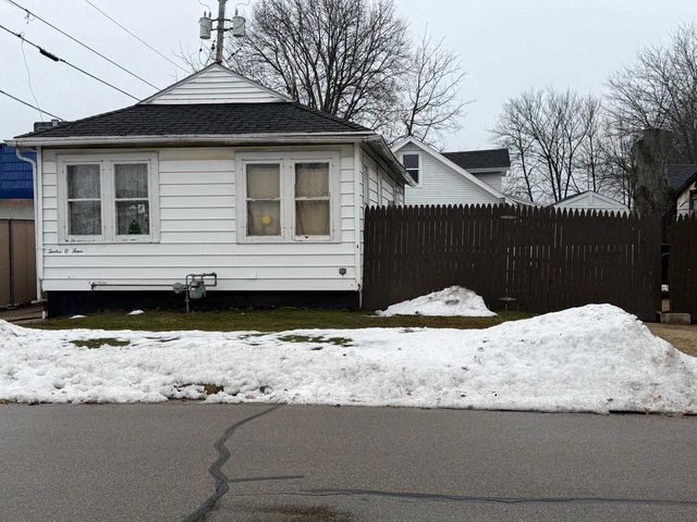 1204 Newman Street, Janesville, WI 53545