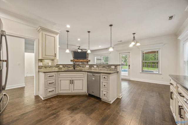 29 Knotting Hill Drive, Fayetteville, TN 37334