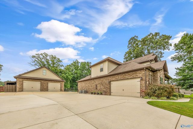 29 Knotting Hill Drive, Fayetteville, TN 37334