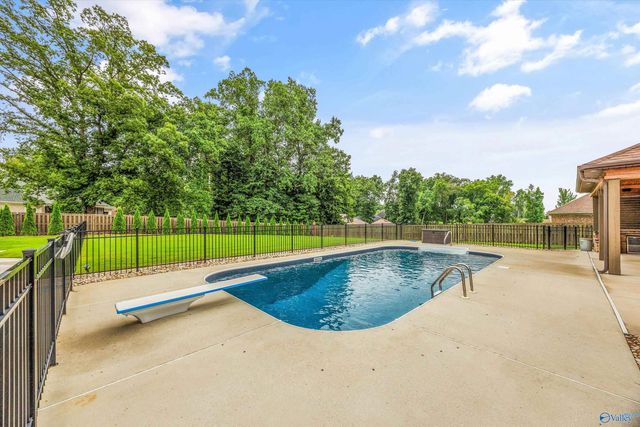 29 Knotting Hill Drive, Fayetteville, TN 37334