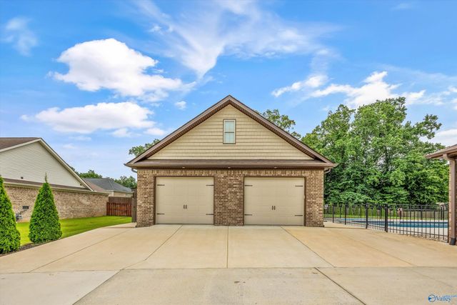 29 Knotting Hill Drive, Fayetteville, TN 37334