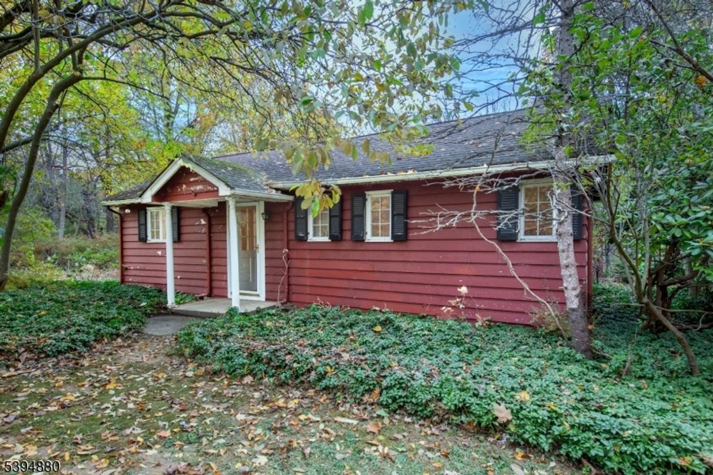 65 South Rd, Chester Twp., NJ 07930