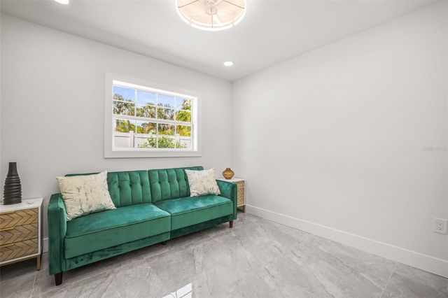 4327 HUNTINGTON STREET NE, St Petersburg, FL 33703