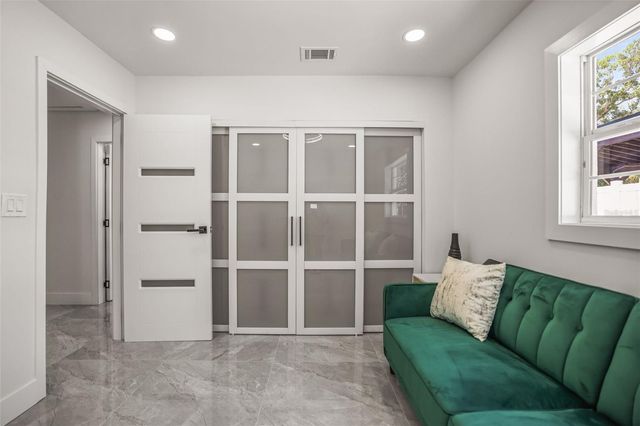 4327 HUNTINGTON STREET NE, St Petersburg, FL 33703