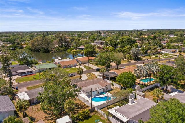 4327 HUNTINGTON STREET NE, St Petersburg, FL 33703