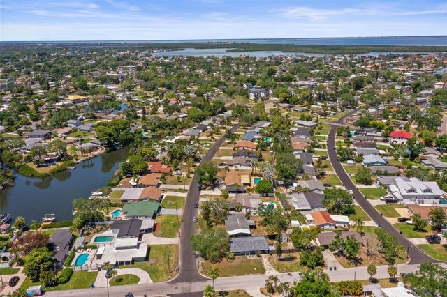 4327 HUNTINGTON STREET NE, St Petersburg, FL 33703